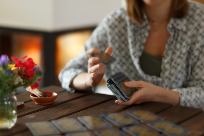 Predicting with Tarot Cards